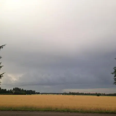 Majatalo Myoetaetuuli Penzion Pitkajarvi (Southern Finland)