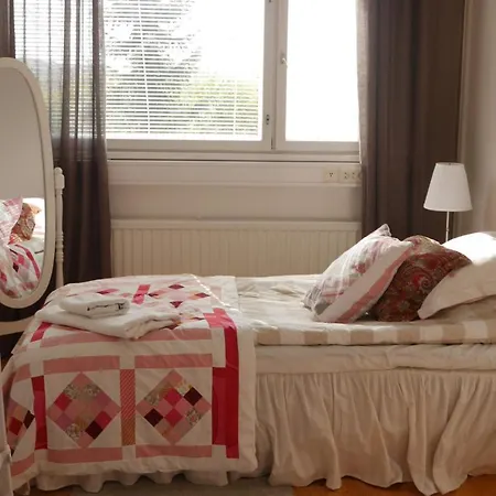 Majatalo Myoetaetuuli 게스트하우스 Pitkajarvi (Southern Finland)